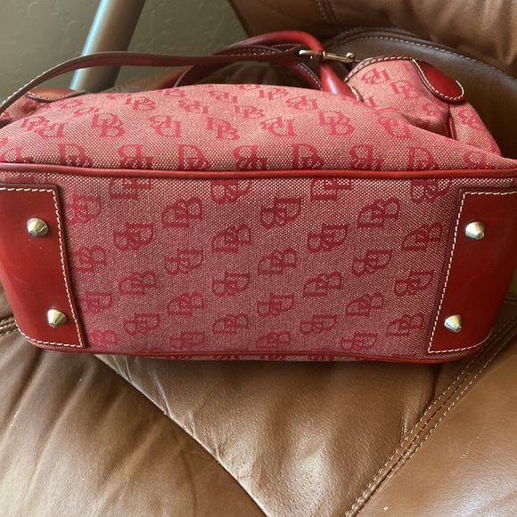 Dooney and Bourke Inc red purse handbag crossbody - Picture 4 of 15